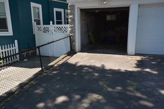 Building Photo - 171 Savin Hill Ave