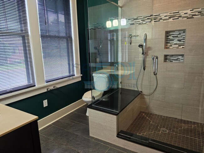 Building Photo - Charming 3BR Home in the Heart of Historic Argenta