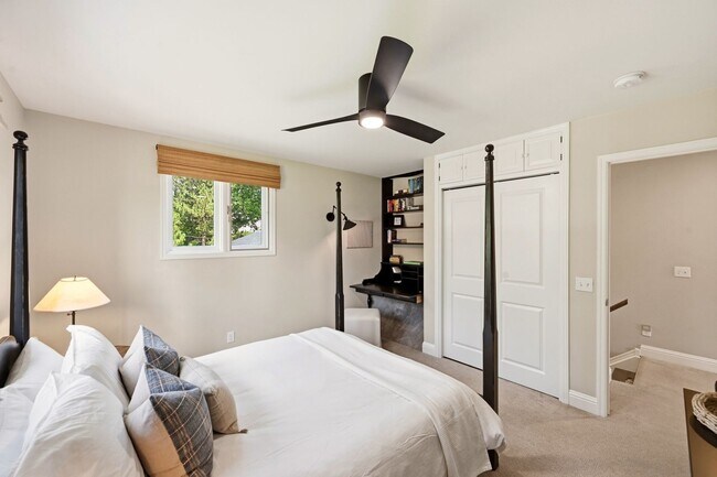 Building Photo - Charming Updated Farmhouse with Incredible Mountain Vistas