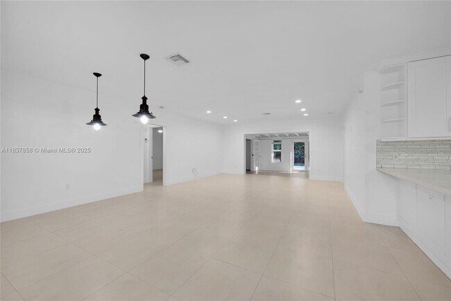 Building Photo - 5990 SW 86th St