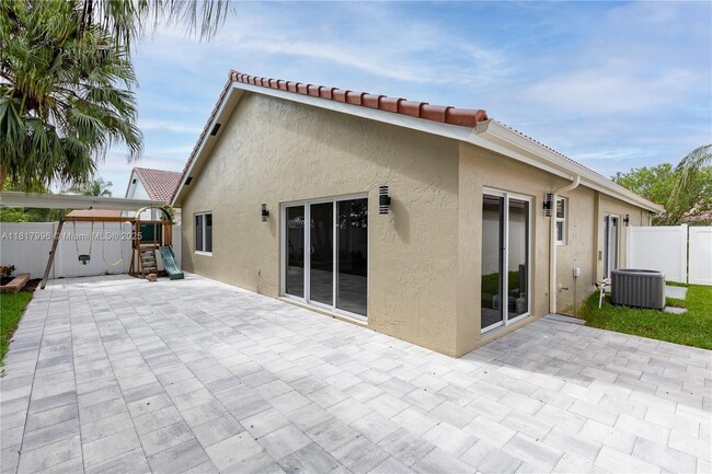 Building Photo - 46 Gables Blvd