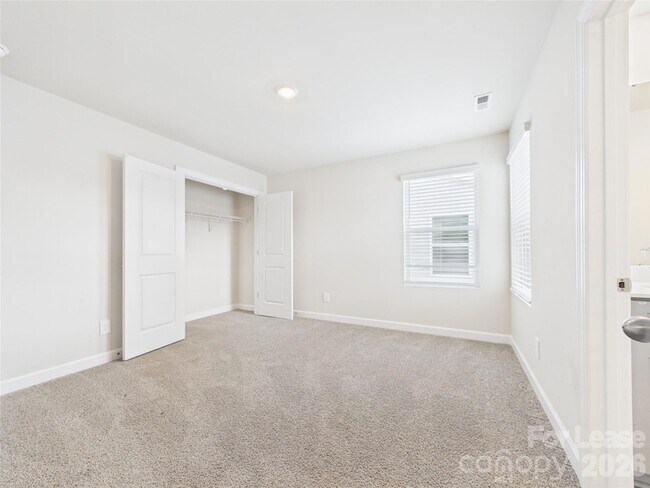 Building Photo - 1768 Braemar Vlg Dr