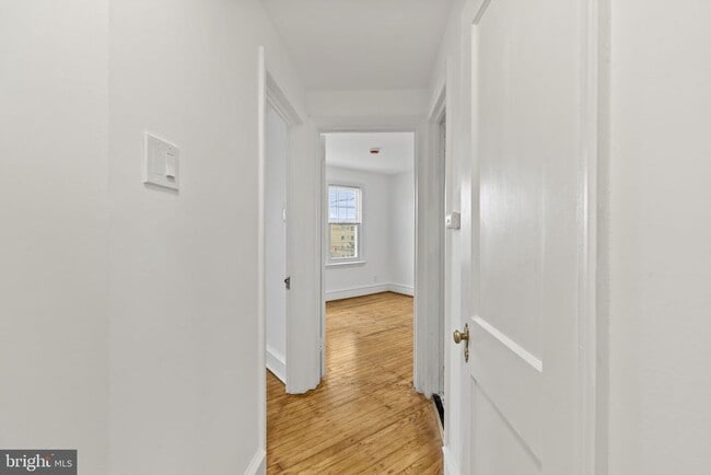 Building Photo - 5 Dowling Ave