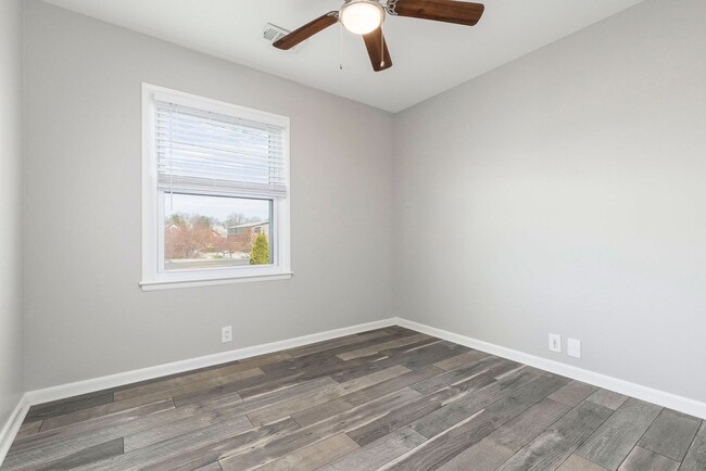 Building Photo - 8508 Westport Road (Briarwood/ East Louisv...