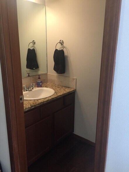 Building Photo - Modern Comfort and Space in a Peaceful Bothell Home (reduced Rent until May 1st)