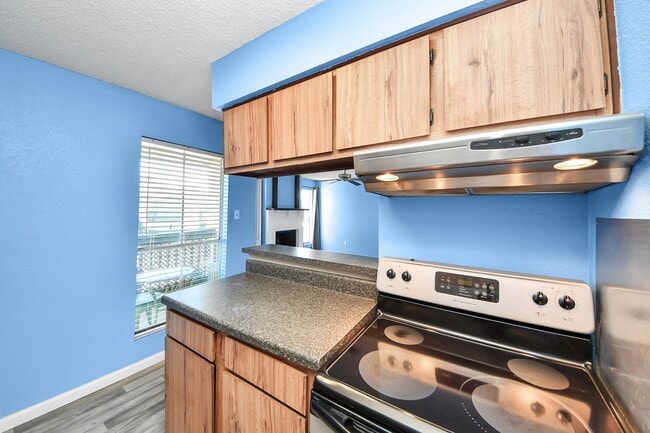 Building Photo - 1516 Bay Area Blvd