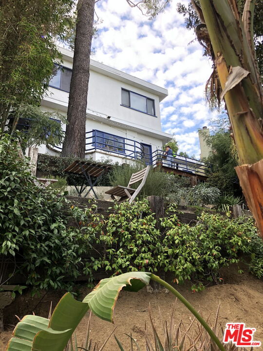 Building Photo - 6216 Temple Hill Dr