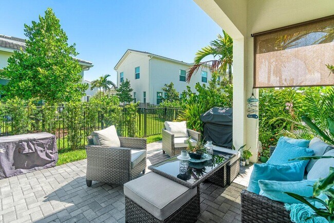 Building Photo - 5160 Willow Crk Dr