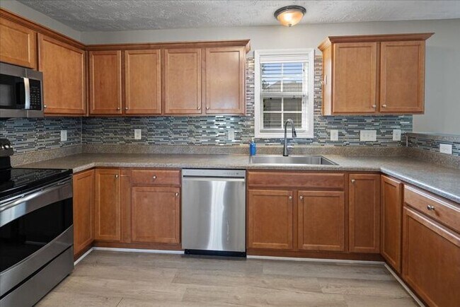 Building Photo - 3 Bedroom 2.5 Bath home in Grays Creek