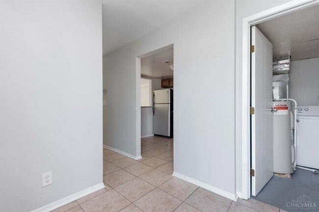 Building Photo - 44 Apple Ln