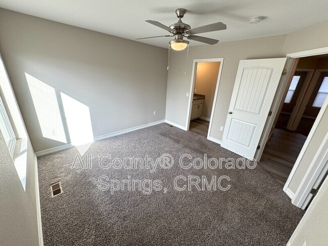 Building Photo - 764 Brambleberry Hts