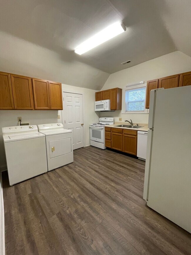 Building Photo - 14 S 26th St