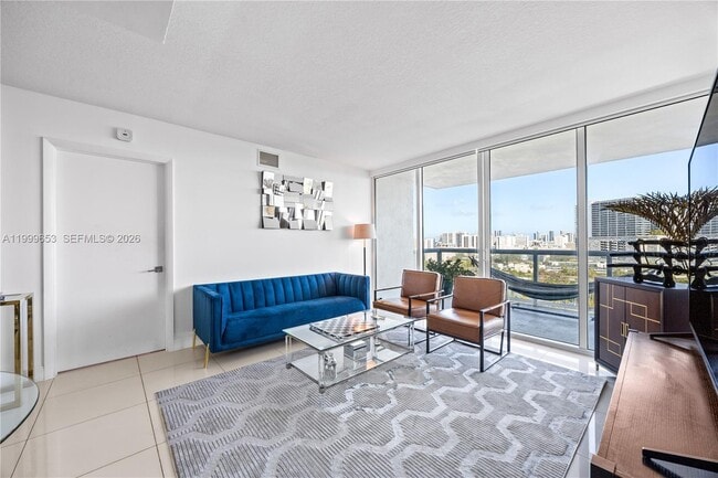 Building Photo - 1861 NW S River Dr