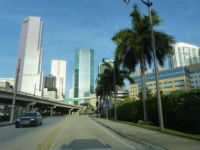 Building Photo - 90 SW 3rd St