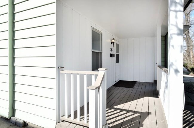 Building Photo - 286 Villa St