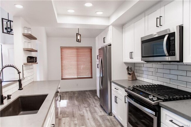 Building Photo - Great Townhouse