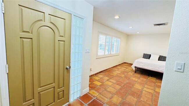 Building Photo - 10380 Tangelo Rd