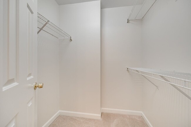 Building Photo - Charming 2 bed 2 bath condo with great water views in gated community in Charlotte on Lake Wylie!