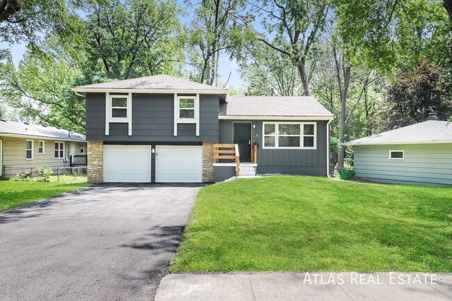 Primary Photo - 7909 Evanston Ave