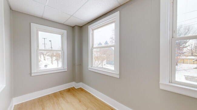 Building Photo - 3465 W 56th St