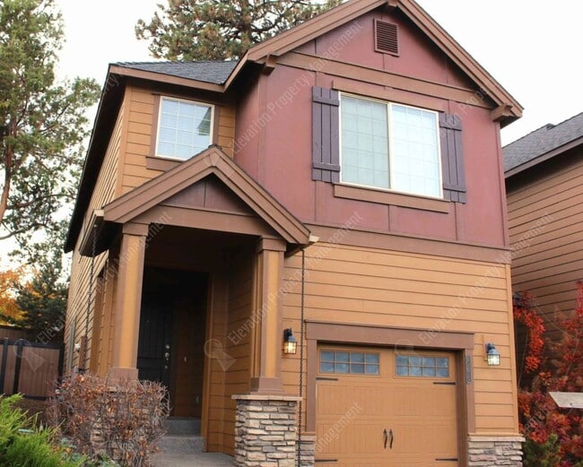 Primary Photo - Cozy craftsman home in NW Bend