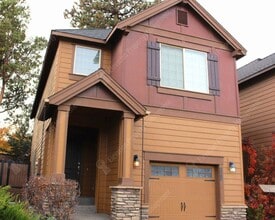 Building Photo - Cozy craftsman home in NW Bend