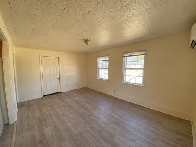 Building Photo - 4 Central Ave