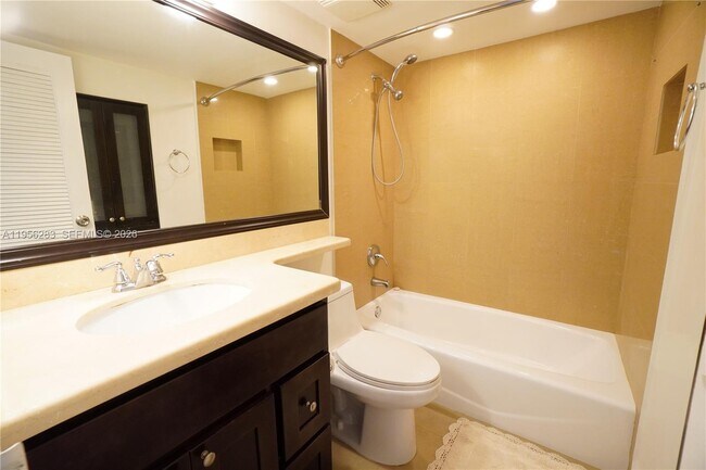 Building Photo - 2715 Tigertail Ave