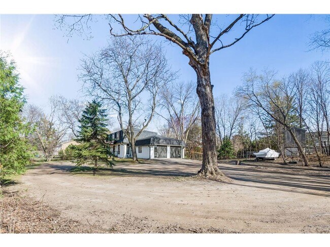 Building Photo - 3159 Northview Rd