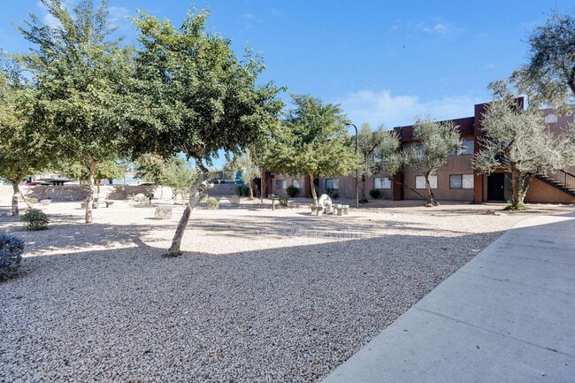 Building Photo - 3810 N Maryvale Pkwy