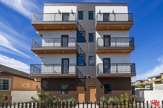 Building Photo - 1933 Magnolia Ave