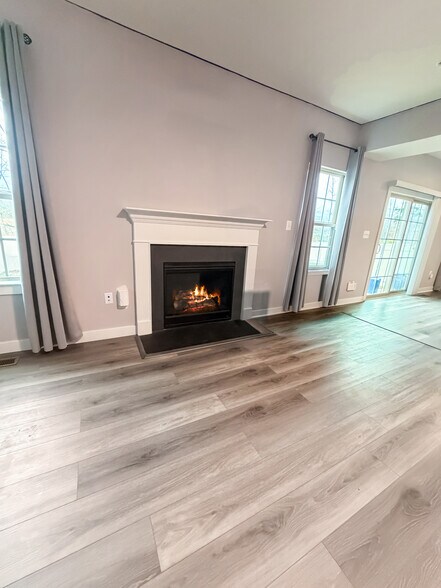 Building Photo - 14727 Silver Hammer Way