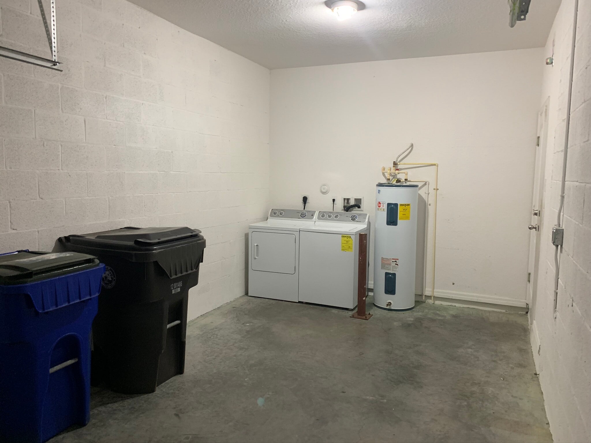 Building Photo - 3530 NW 29th Ct