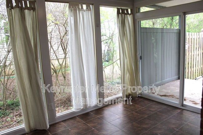 Building Photo - 9201 Fort Foote Rd