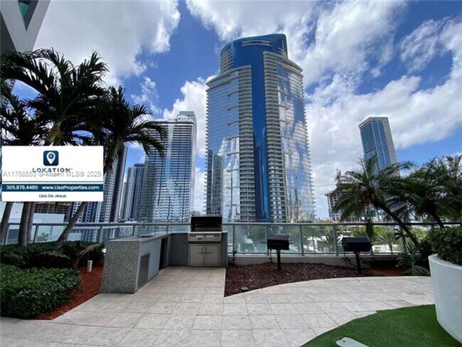 Building Photo - 888 Biscayne Blvd