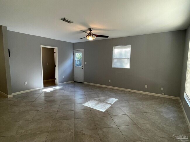 Building Photo - 5212 Parkway Dr
