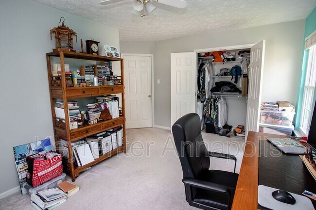 Building Photo - 2807 Chapman Ct