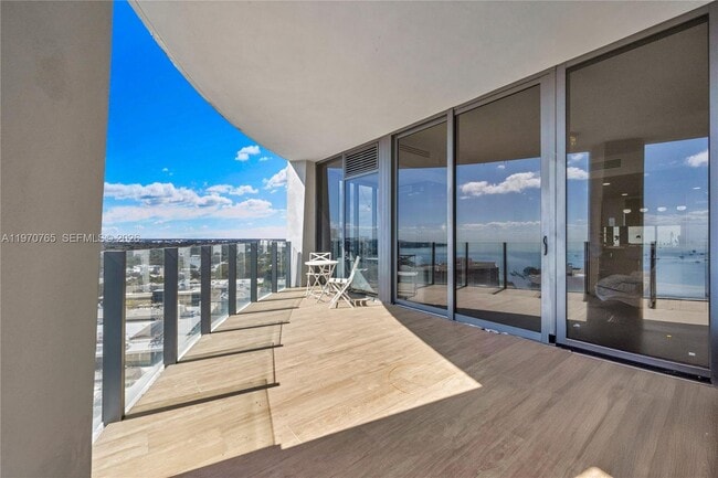 Building Photo - 2831 S Bayshore Dr