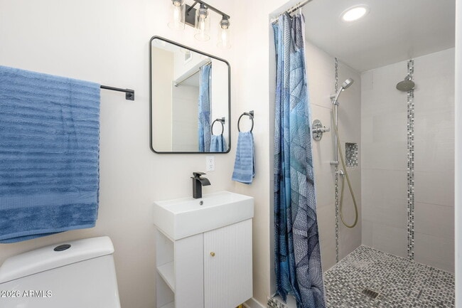 Building Photo - 903 W Missouri Ave