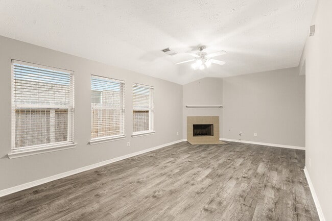 Building Photo - 2434 Montana Blue Dr