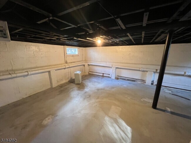 Building Photo - 493 Eagle Rock Ave