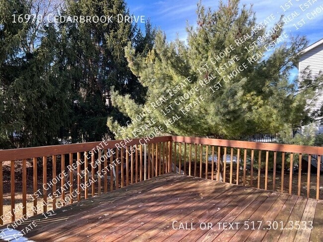 Building Photo - 16970 Cedarbrook Dr