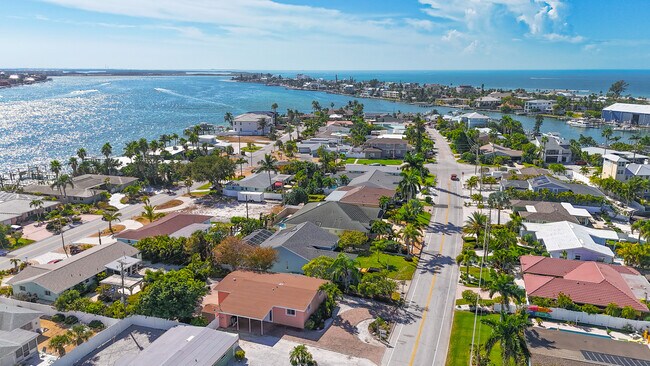 Building Photo - 2173 W Vina Del Mar Blvd