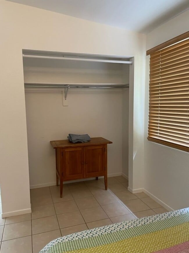 Building Photo - Single Level, Patio, Private W&D, Window A...