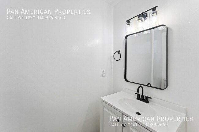 Building Photo - 638 Nebraska Ave