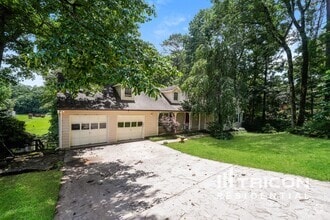 Building Photo - 1366 Oleander Dr SW