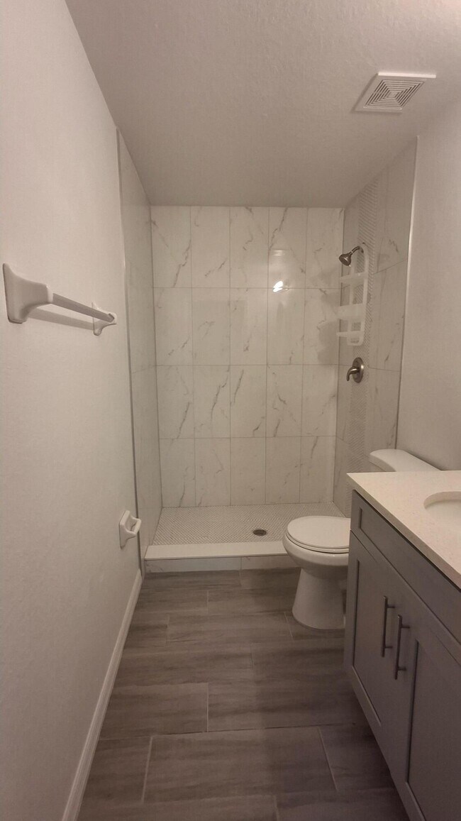 Building Photo - 19850 Eagle Dr