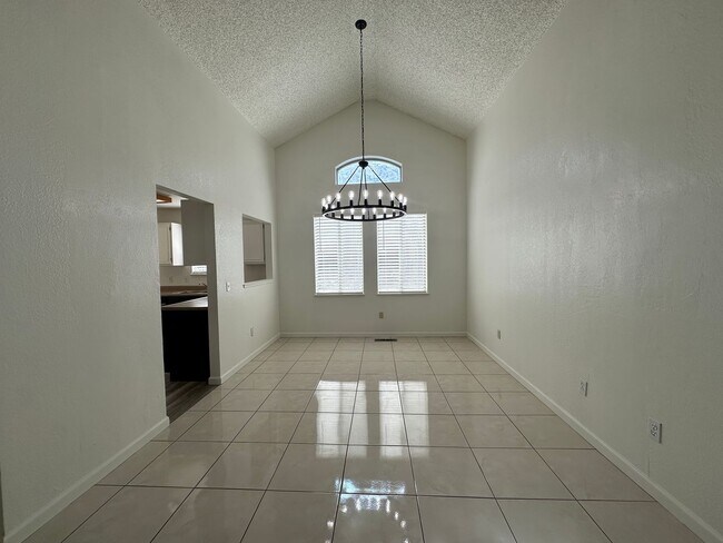 Building Photo - 4541 Creekside Cir