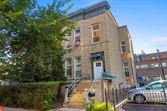 Building Photo - 229 S Racine Ave