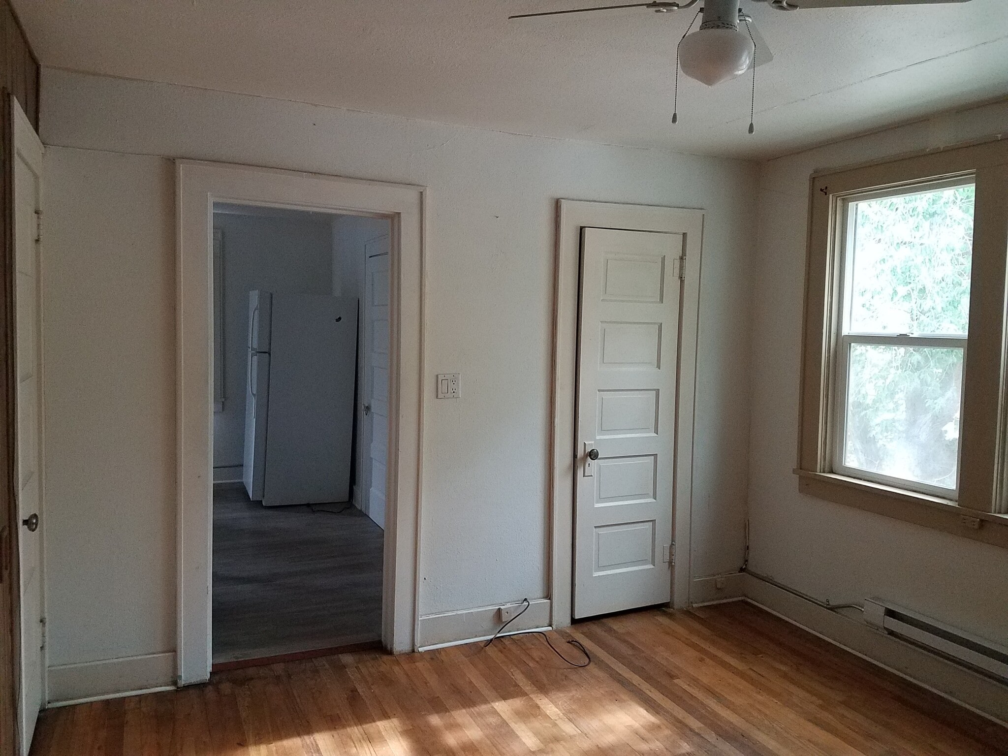 Building Photo - 403 E Montezuma Ave